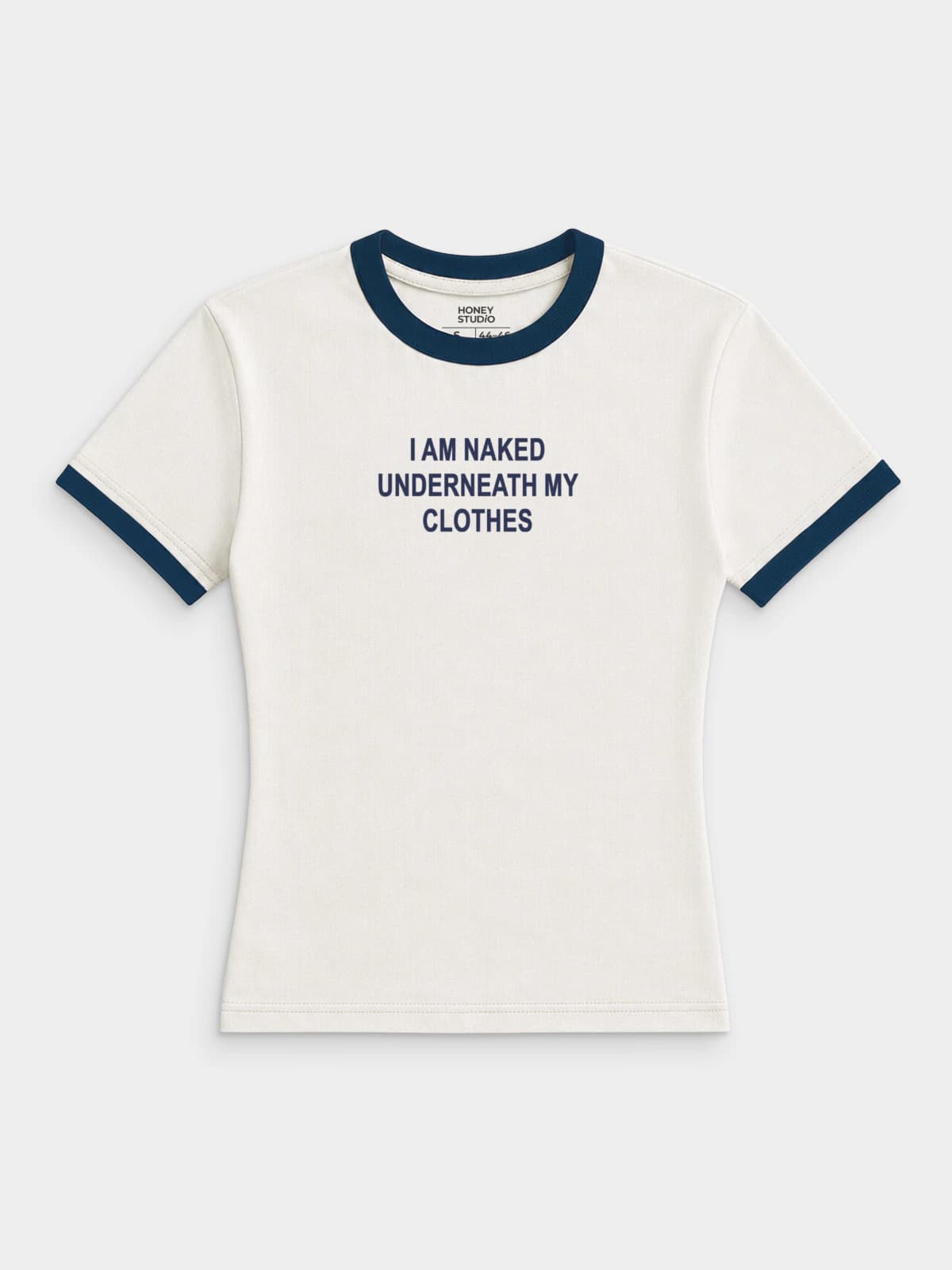 Футболка приталенная молочная с принтом I am naked underneath my clothes — миниатюра 1