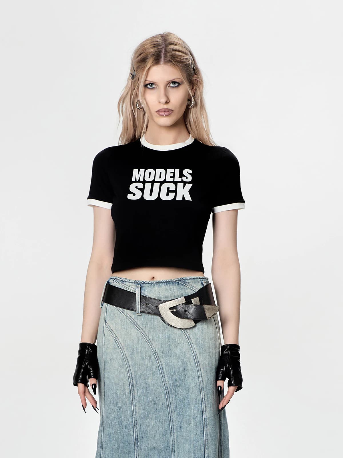 Футболка приталенная черная с принтом Models suck — миниатюра 2