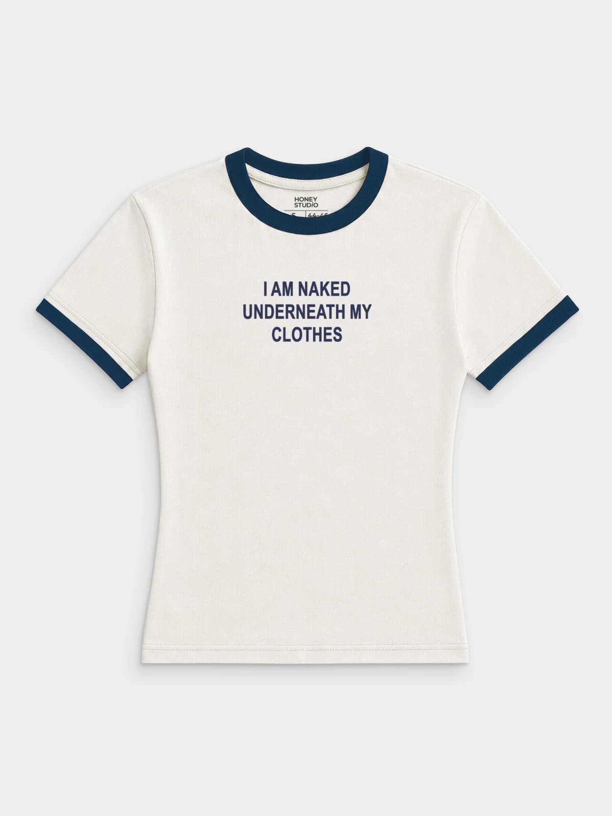 Футболка приталенная молочная с принтом I am naked underneath my clothes
