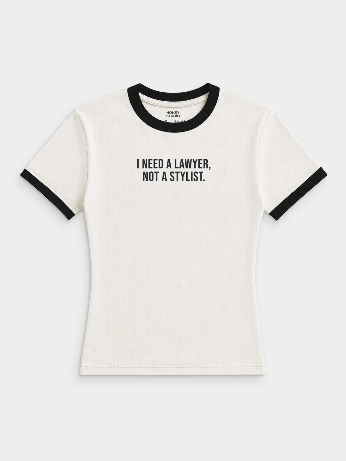 Футболка приталенная молочная с принтом I need a lawyer not a stylist