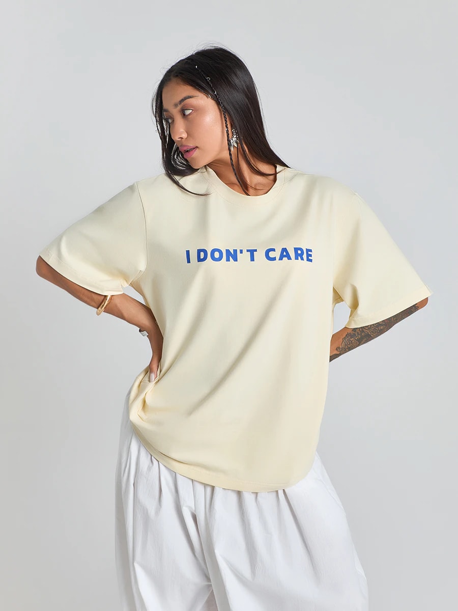 Футболка сливочная с принтом I don’t care