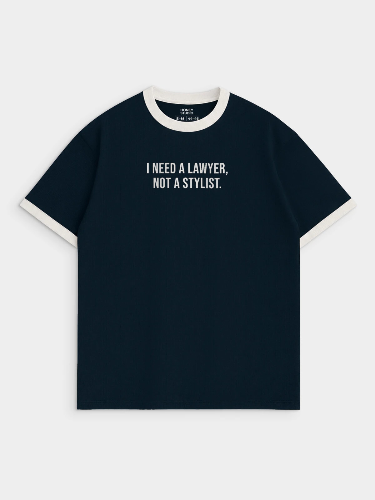 Футболка с принтом I need a lawyer not a stylist