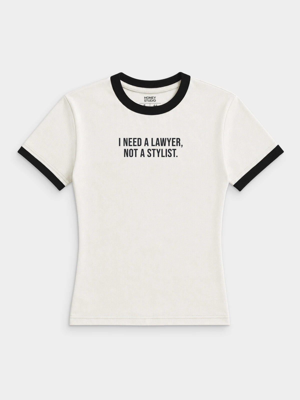 Футболка приталенная молочная с принтом I need a lawyer not a stylist
