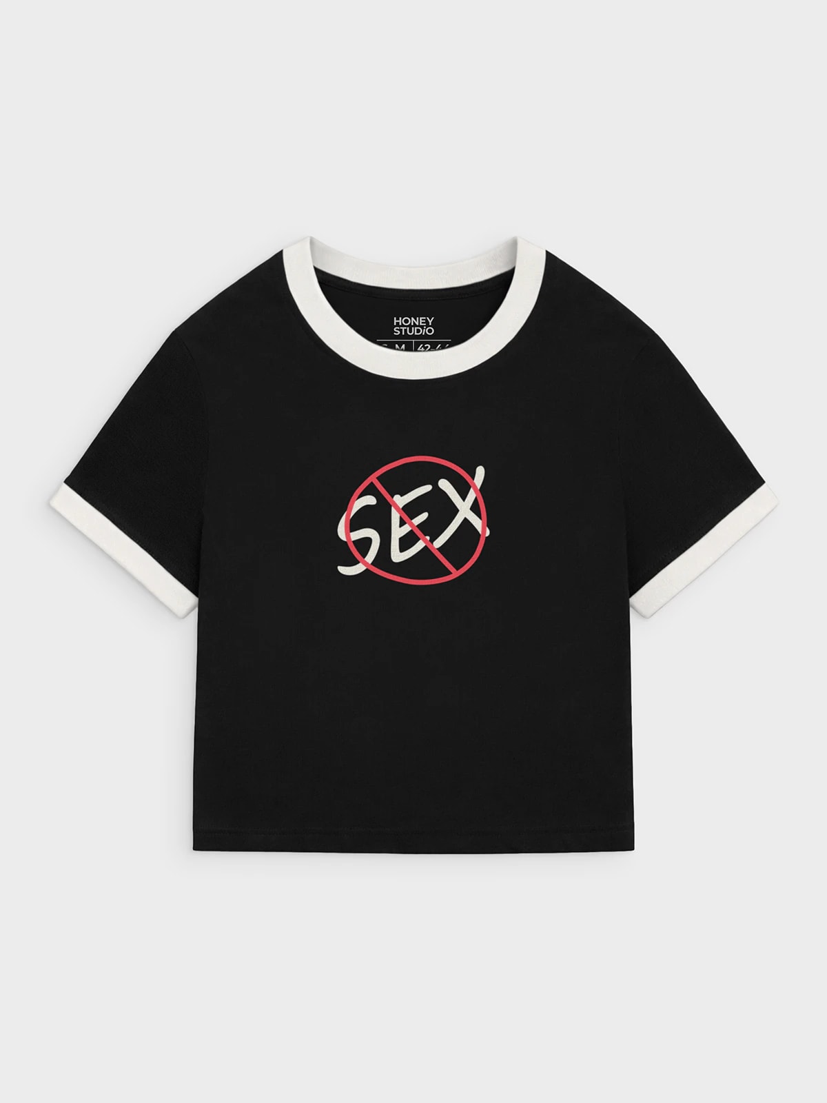 Футболка приталенная черная с принтом No sex