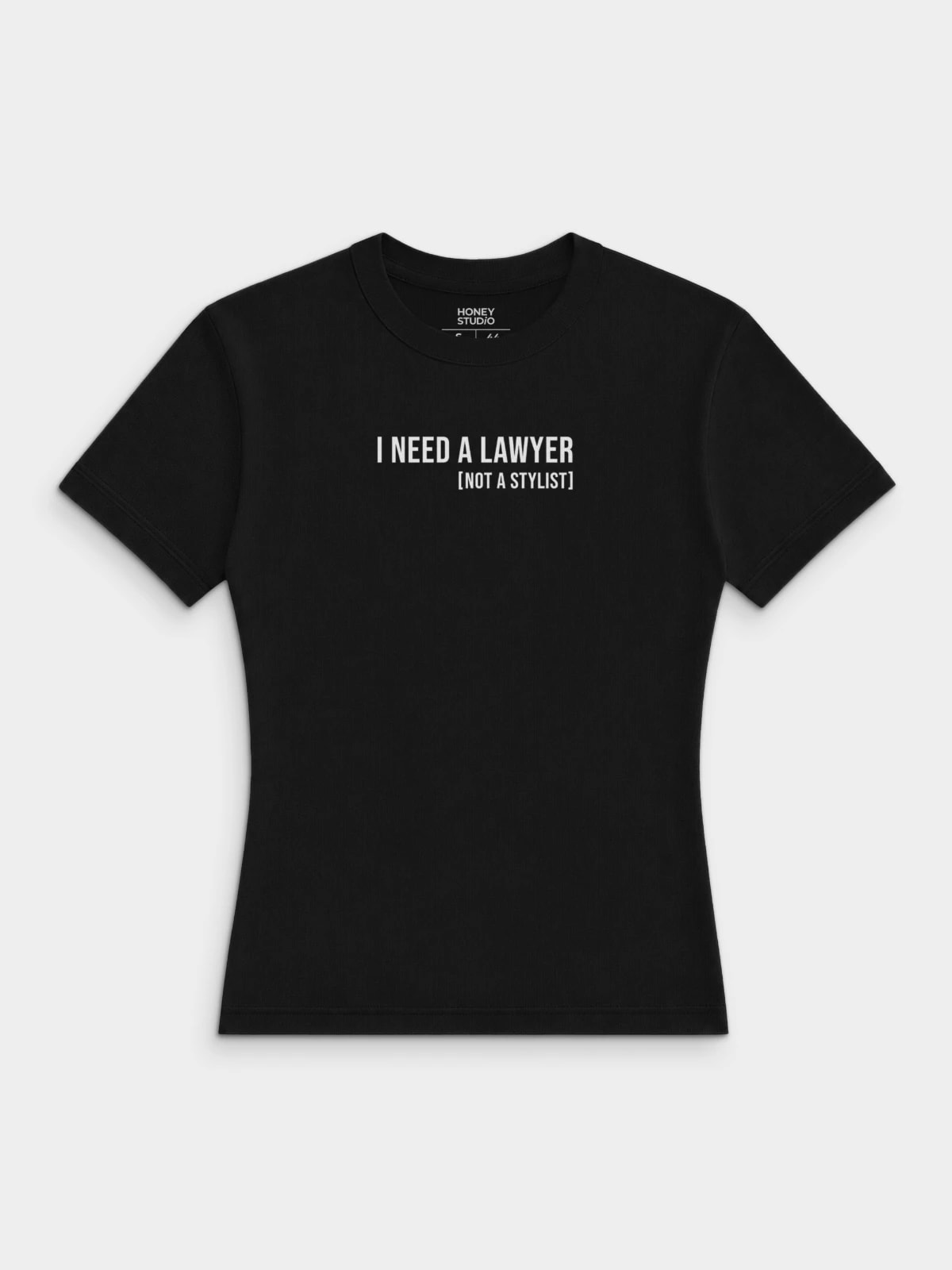 Футболка черная с принтом I need a lawyer not a stylist