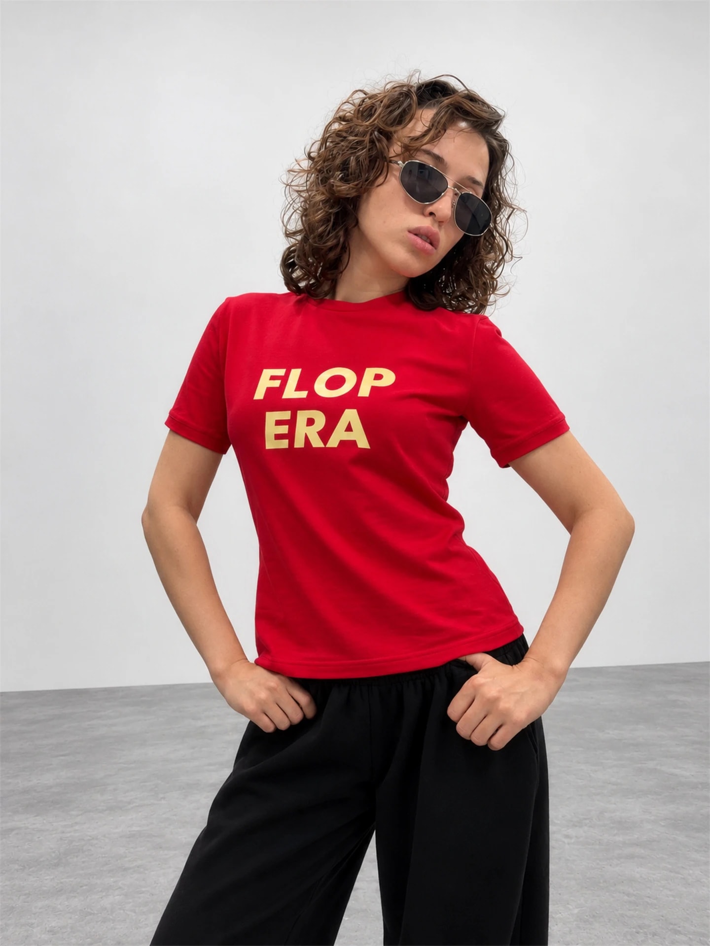 Футболка приталенная красная с принтом Flop era