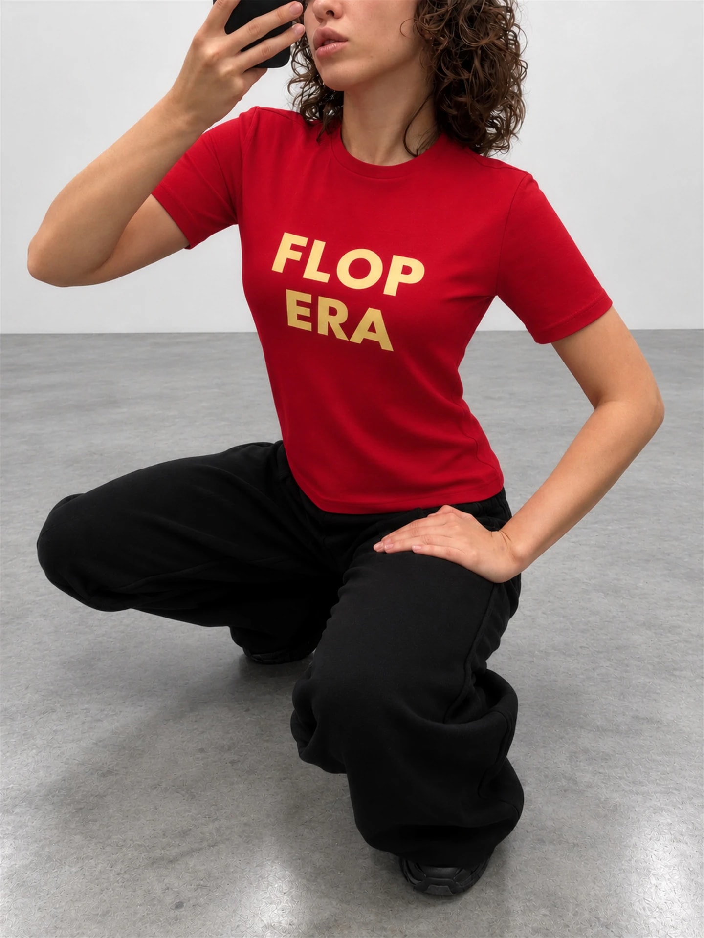 Футболка приталенная красная с принтом Flop era